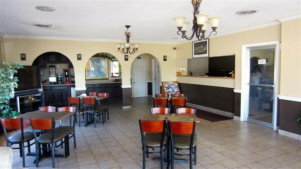Americas Best Value Inn & Suites Бренем Экстерьер фото