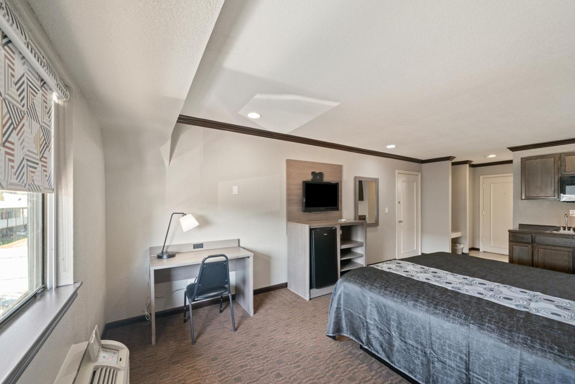 Americas Best Value Inn & Suites Бренем Экстерьер фото
