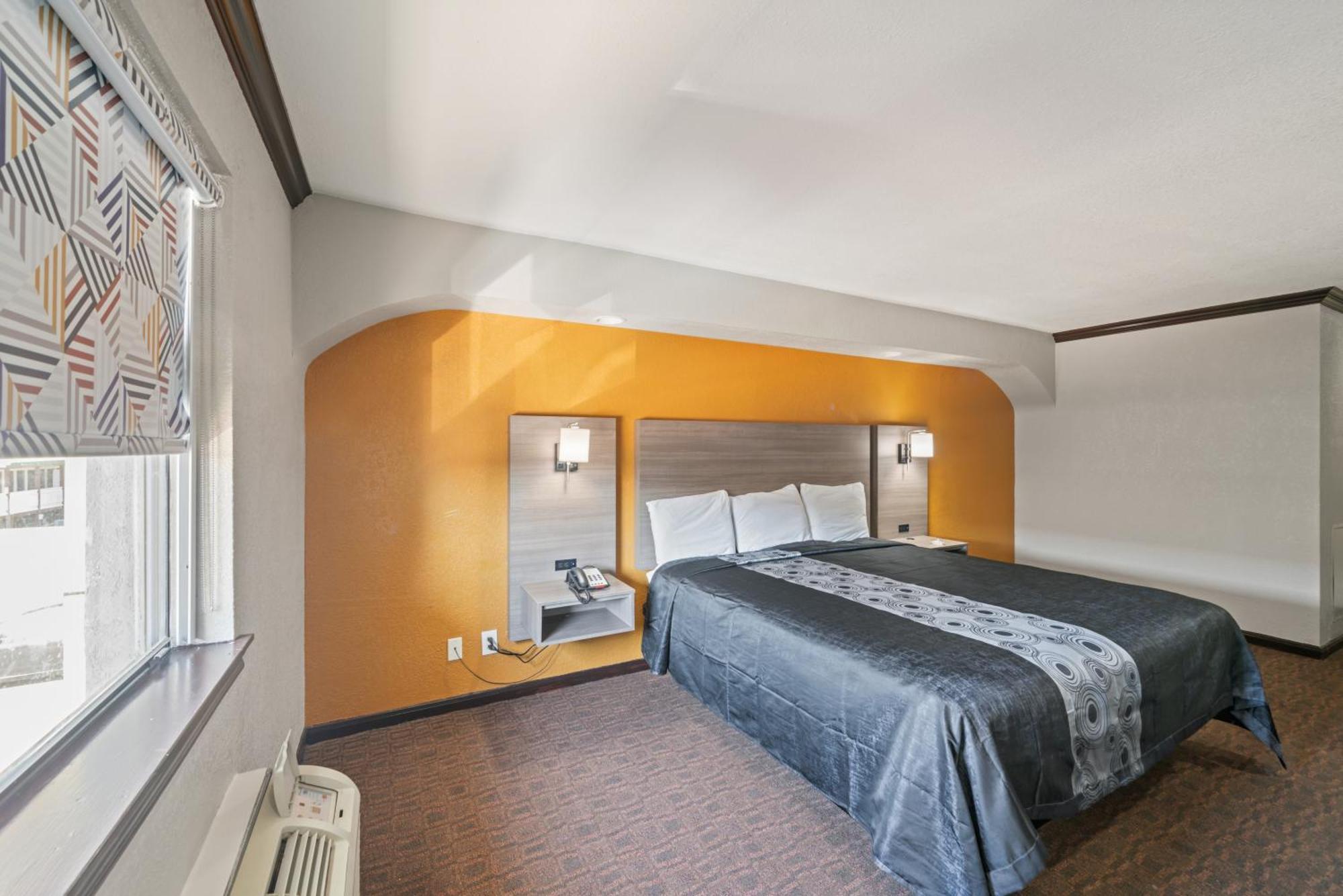 Americas Best Value Inn & Suites Бренем Экстерьер фото