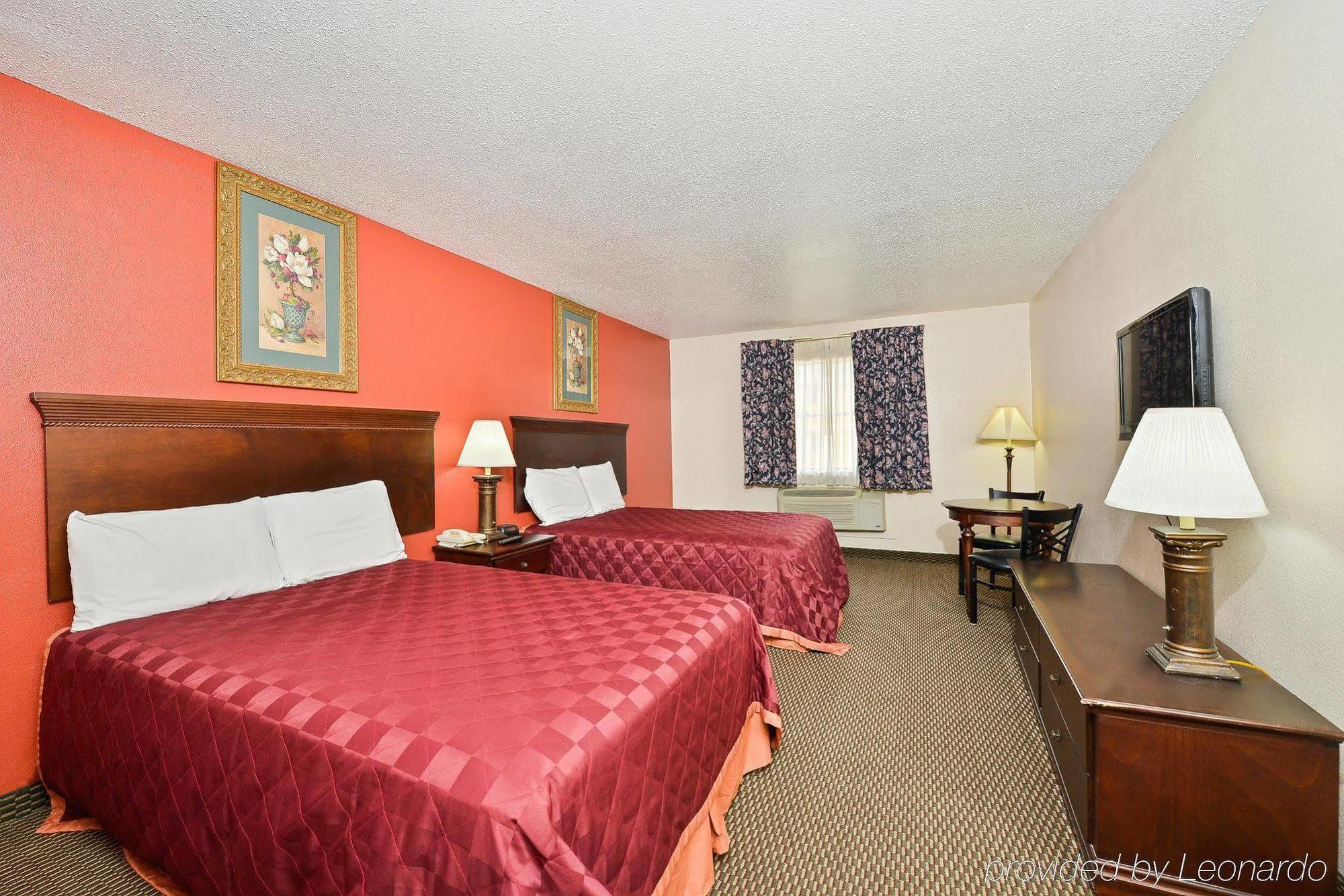Americas Best Value Inn & Suites Бренем Экстерьер фото
